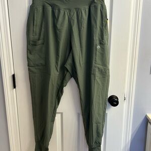 WonderWink Women's Olive Joggers